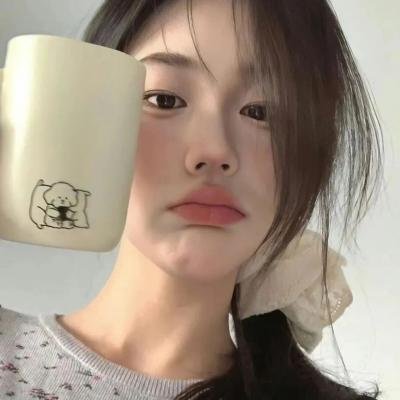 偷偷接吻